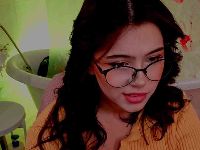 CoralineJones webcam