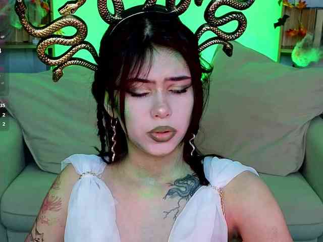 CoralineJones webcam