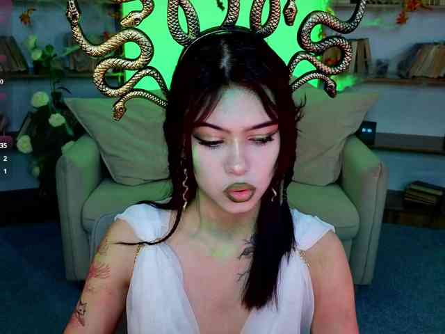 CoralineJones webcam