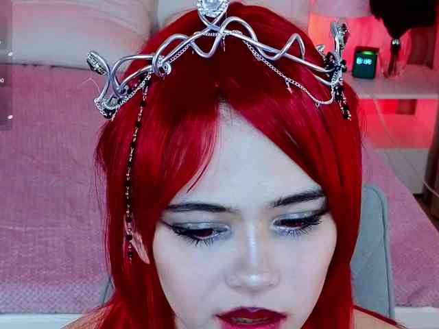 CoralineJones webcam