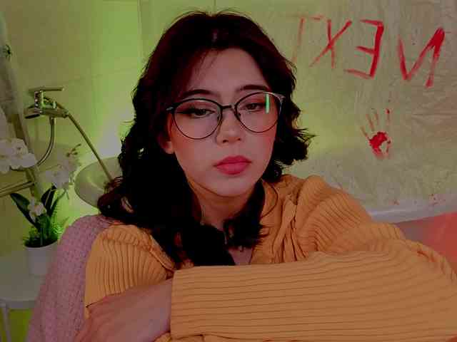 CoralineJones webcam