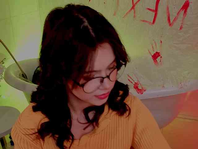 CoralineJones webcam