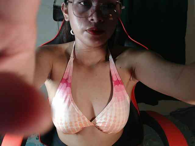 Enchantressxxshaira webcam