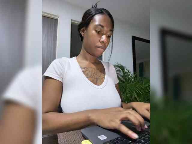 ReginaCorleone webcam