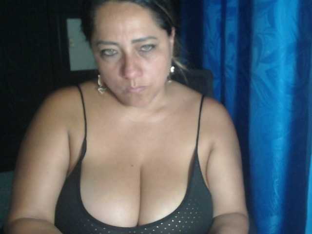 adrianamilf44 webcam