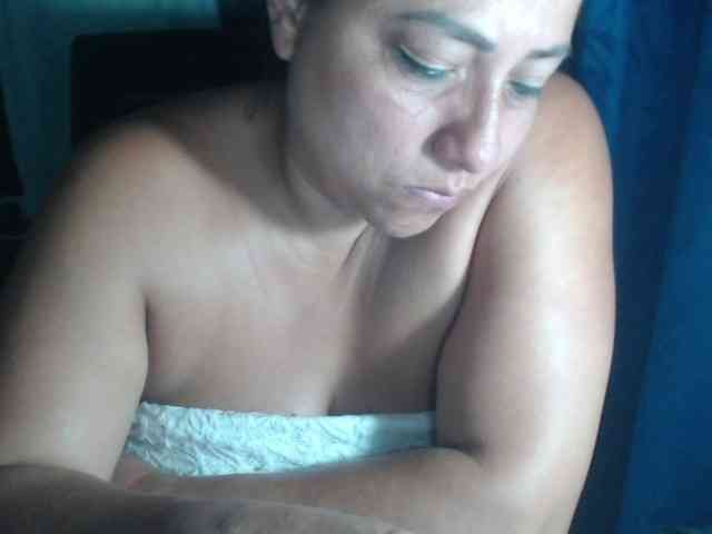 adrianamilf44 webcam