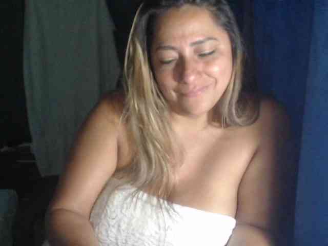 adrianamilf44 webcam
