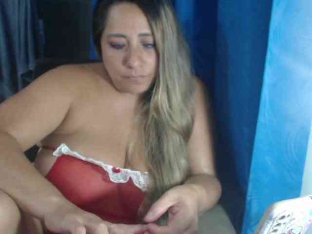 adrianamilf44 webcam
