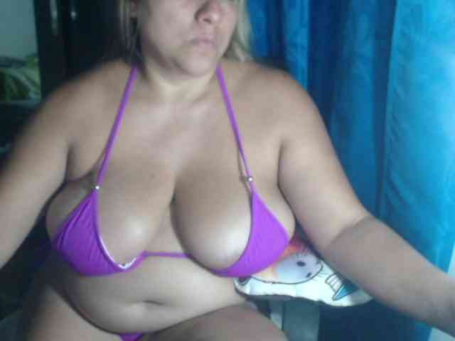 adrianamilf44 webcam