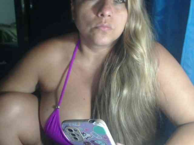 adrianamilf44 webcam