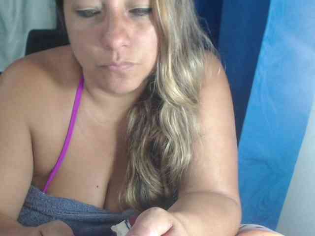 adrianamilf44 webcam