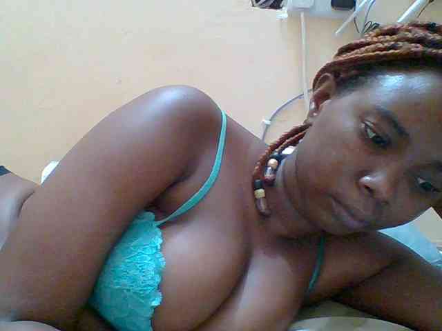 Sexyebonygal webcam