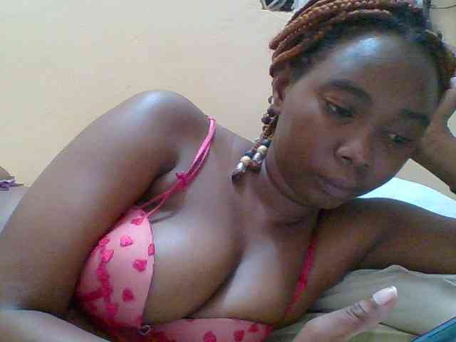 Sexyebonygal webcam