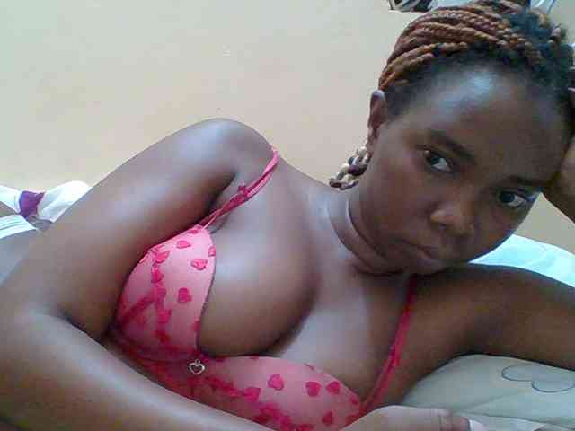 Sexyebonygal webcam