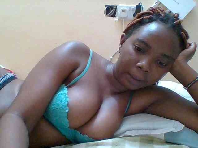 Sexyebonygal webcam