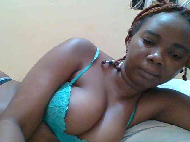 Sexyebonygal webcam