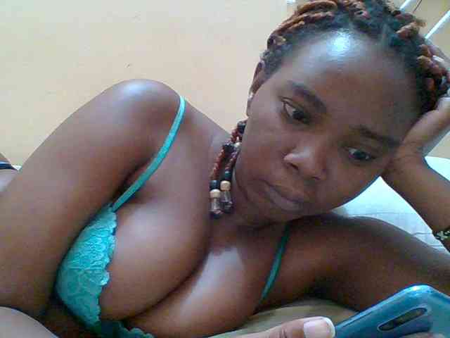 Sexyebonygal webcam