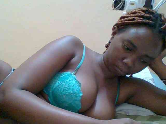 Sexyebonygal webcam