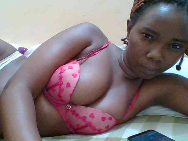 Sexyebonygal webcam