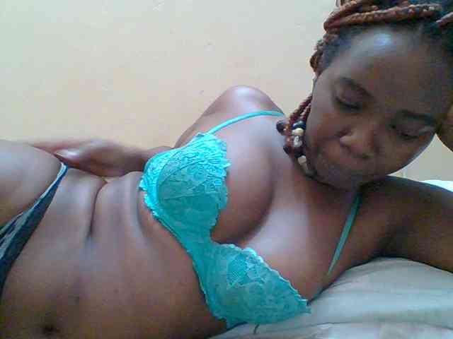 Sexyebonygal webcam