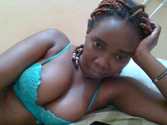 Sexyebonygal webcam