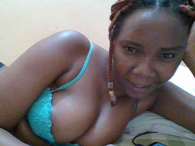 Sexyebonygal webcam
