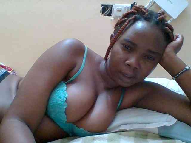 Sexyebonygal webcam