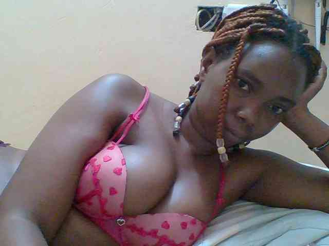 Sexyebonygal webcam
