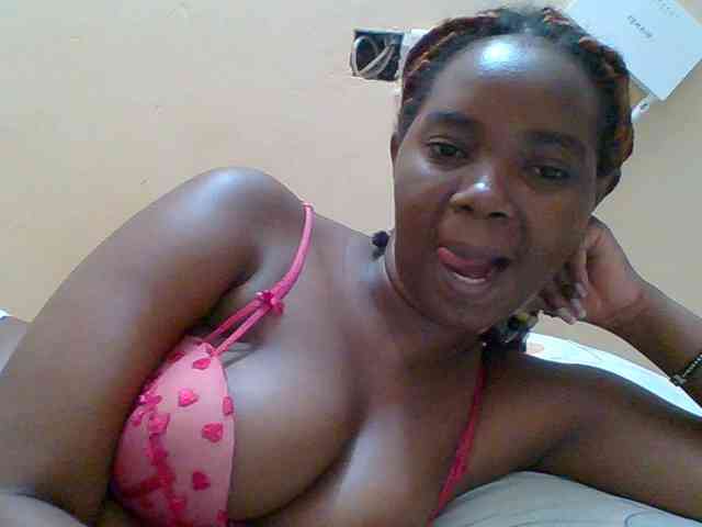 Sexyebonygal webcam