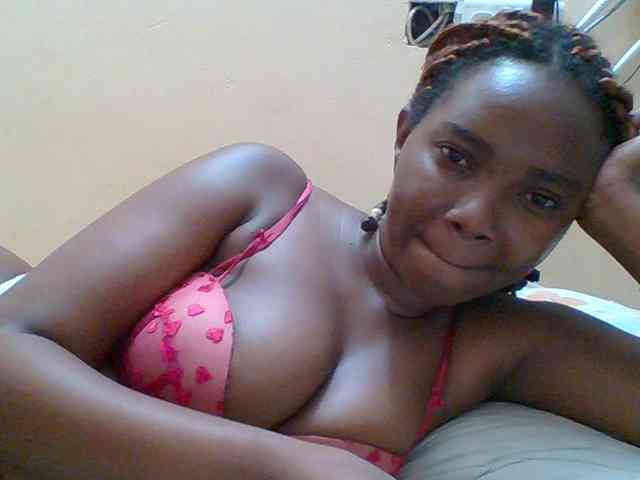 Sexyebonygal webcam