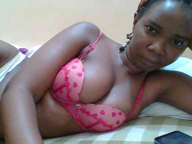 Sexyebonygal webcam