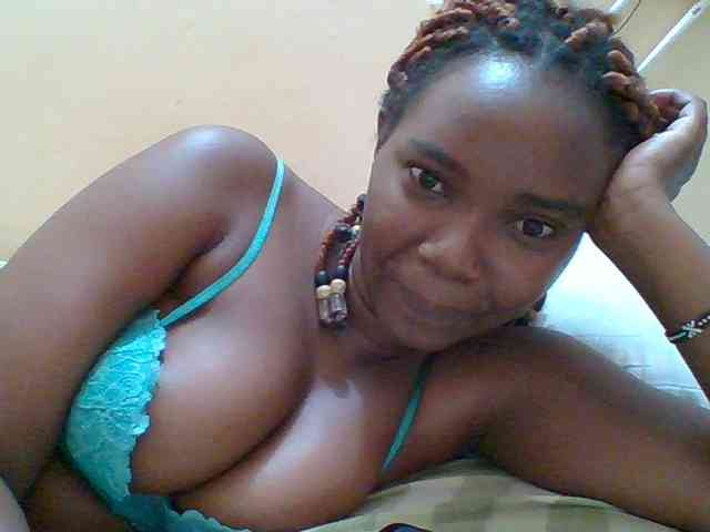 Sexyebonygal webcam