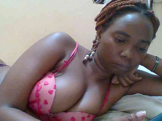 Sexyebonygal webcam
