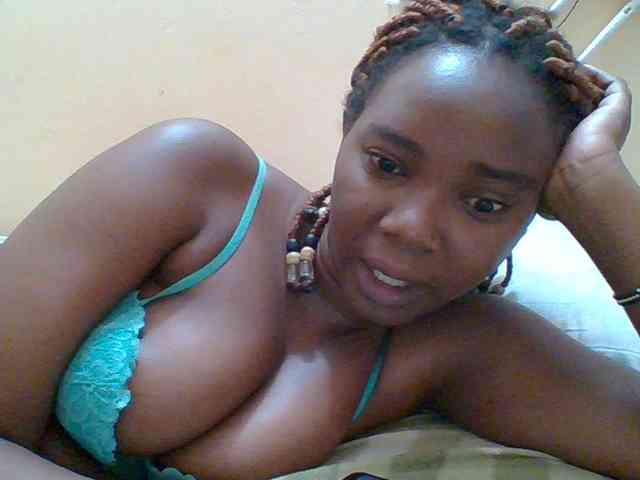 Sexyebonygal webcam
