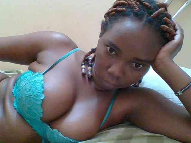 Sexyebonygal webcam