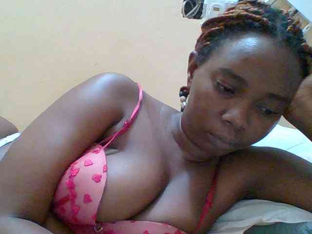 Sexyebonygal webcam