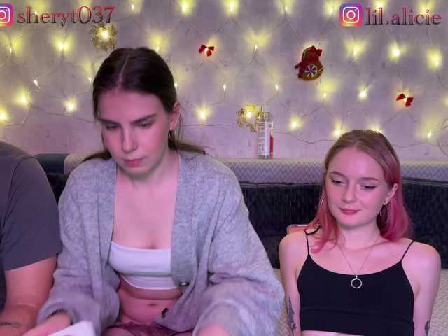 Accedi alla chat con il nickname Maliinaa Maliinaa