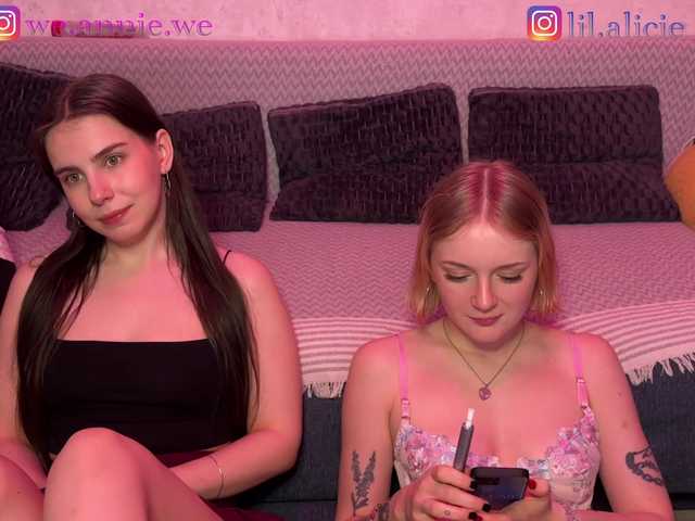 Accedi alla chat con il nickname Maliinaa Maliinaa