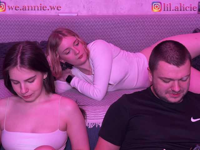 Accedi alla chat con il nickname Maliinaa Maliinaa