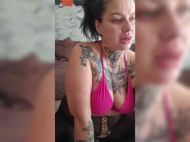 CannabisQueen webcam