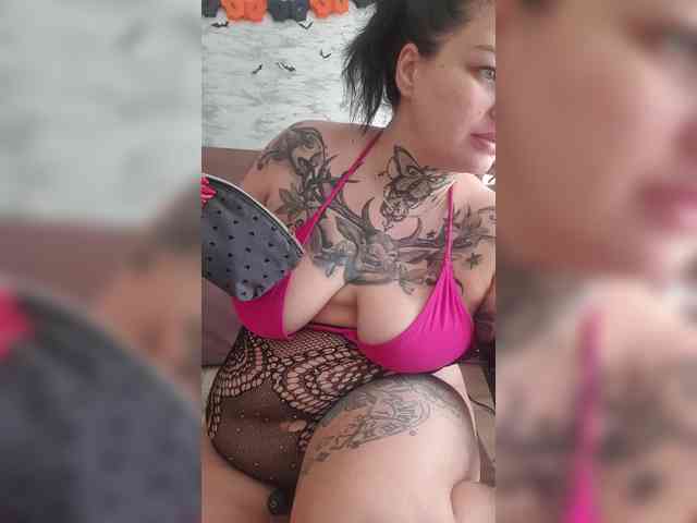 CannabisQueen webcam