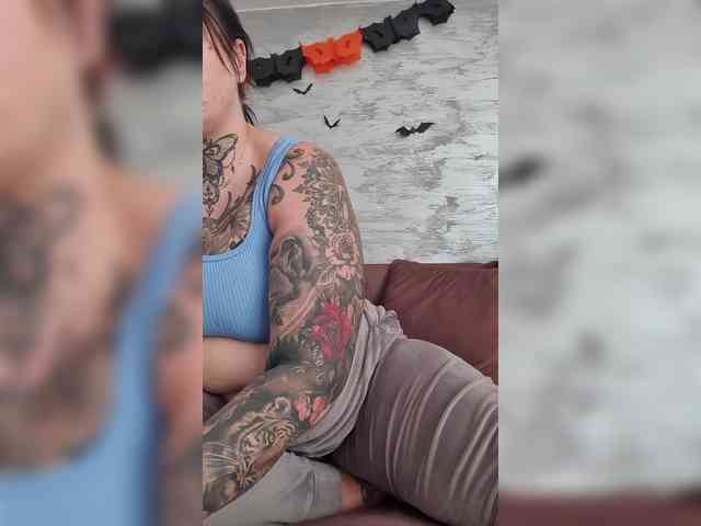 CannabisQueen webcam