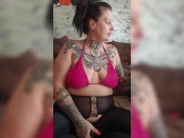 CannabisQueen webcam