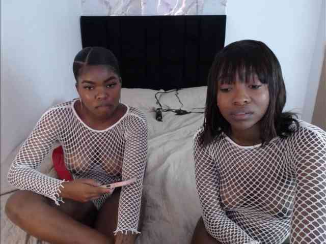 angelineYasminlove webcam