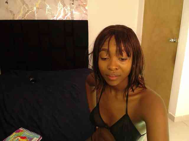 angelineYasminlove webcam