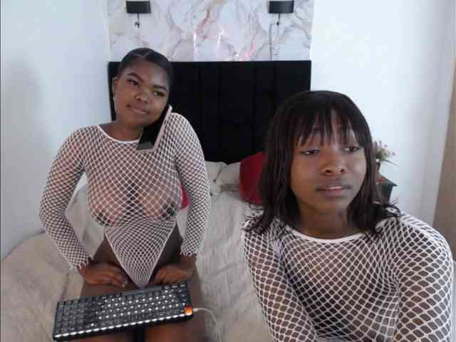 angelineYasminlove webcam
