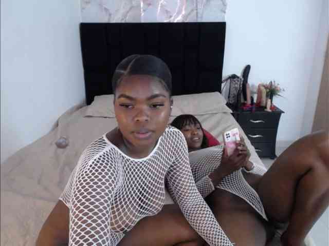 angelineYasminlove webcam