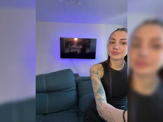 Lolaaamurr webcam