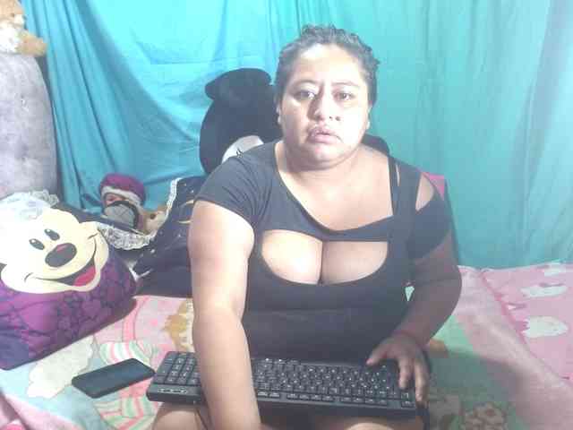 AMARAA17 webcam