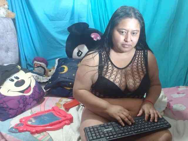 AMARAA17 webcam
